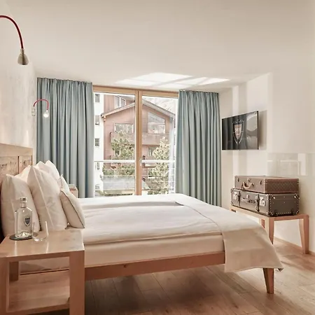 Firefly Luxury Hotel 4*