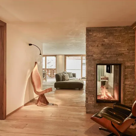 Firefly Luxury Hotel 4*