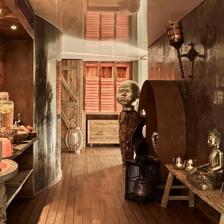 Firefly Luxury Hotel 4*