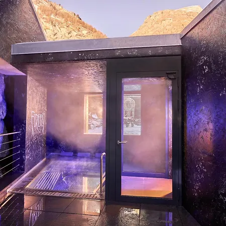 萤火虫豪华套房酒店