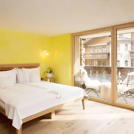 酒店 萤火虫豪华套房酒店 4*