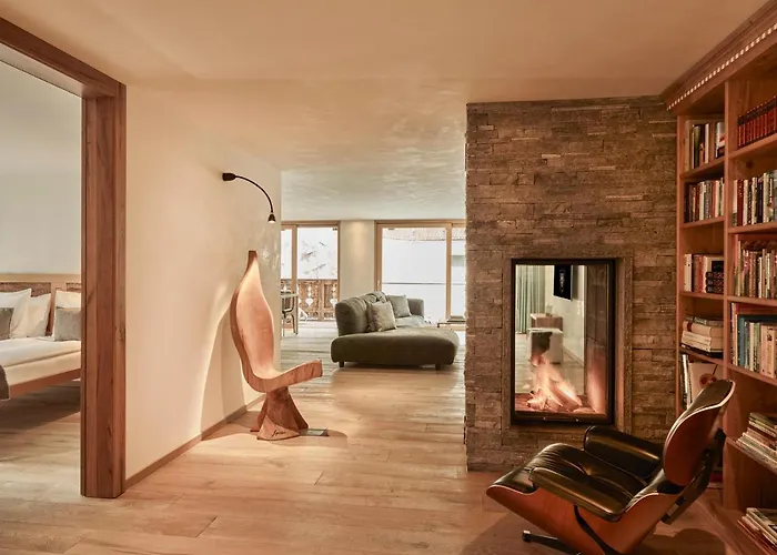 萤火虫豪华套房酒店 酒店 4*