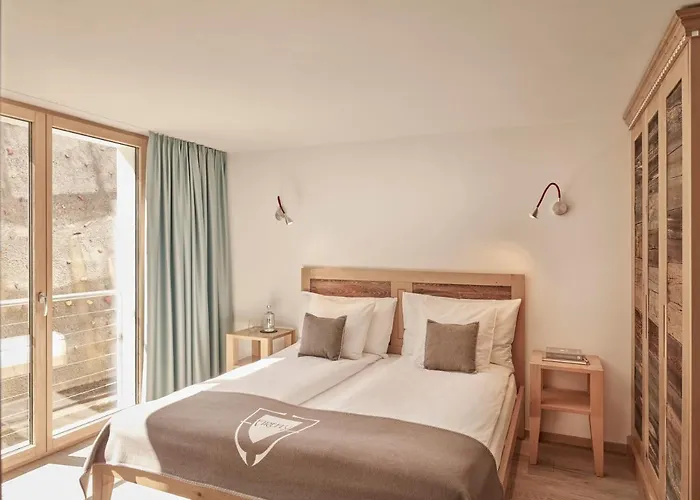 Firefly Luxury Hotel 4*