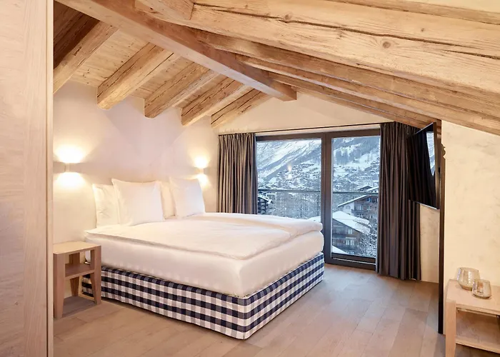 酒店 萤火虫豪华套房酒店 4*