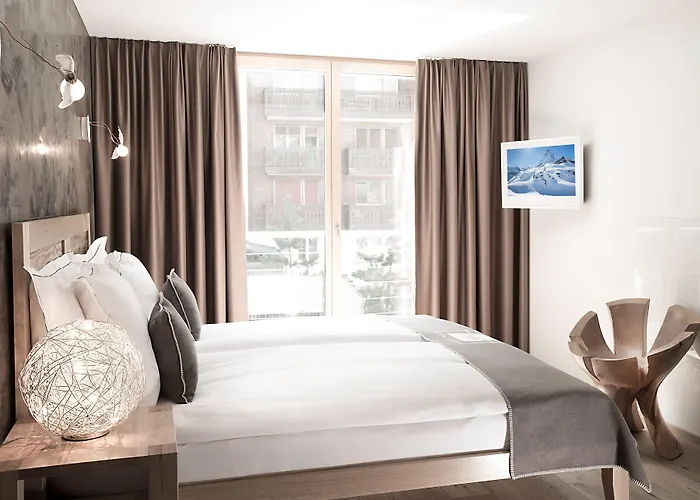 萤火虫豪华套房酒店 酒店