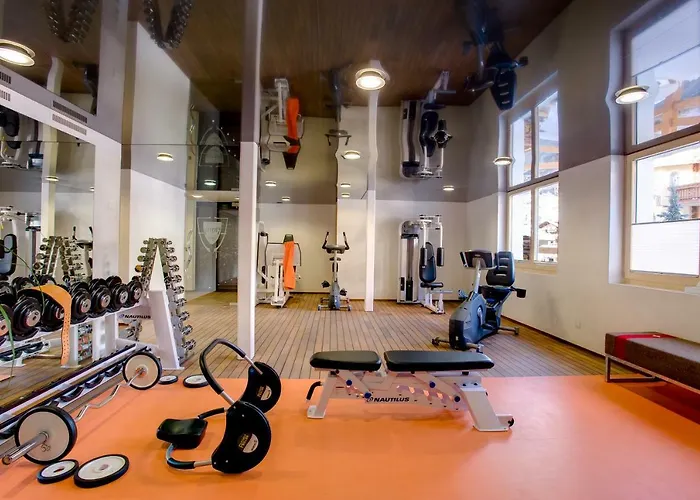 萤火虫豪华套房酒店 酒店