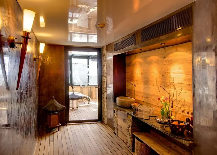 萤火虫豪华套房酒店