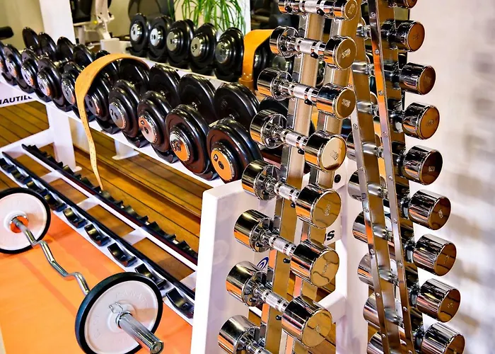 萤火虫豪华套房酒店 酒店