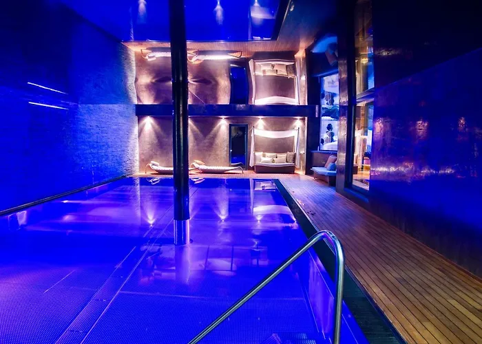 Hotel Firefly Luxury