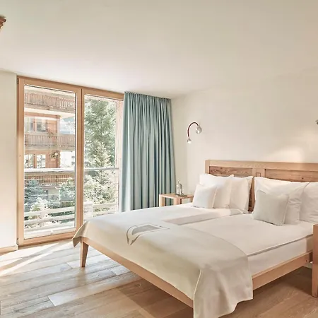 Firefly Luxury Hotel 4*