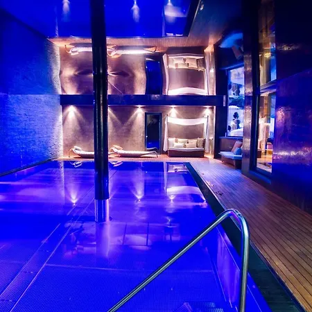 Hotel Firefly Luxury