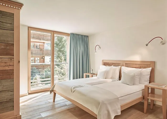 Firefly Luxury Hotel 4*