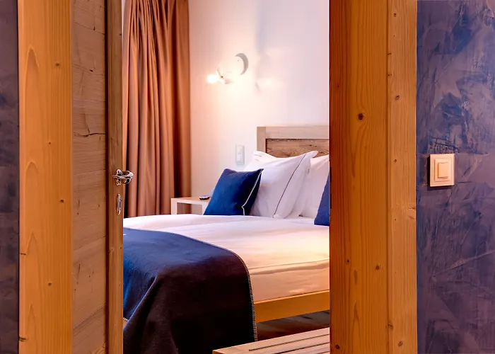 Firefly Luxury Hotel 4*